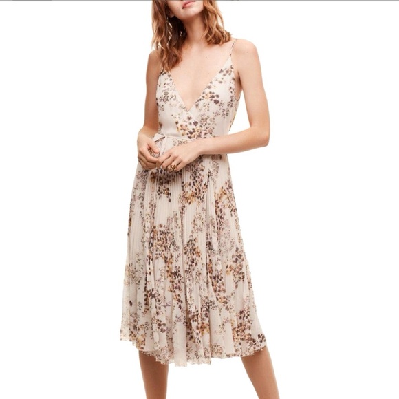 Wilfred Dresses & Skirts - Aritzia Wilfred Beaune light pink floral wrap midi dress (size XS)